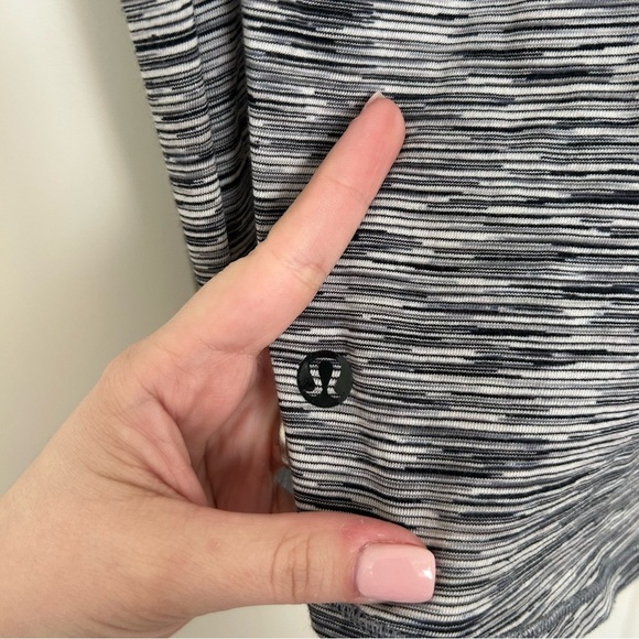 Lululemon Yogi Everyday Long Sleeve 4 Color Spacedye White Black - Picture 8 of 8